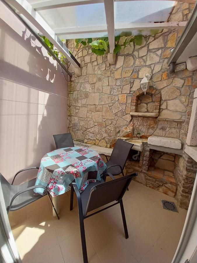 Ursula Apartment Mali Losinj Exterior photo