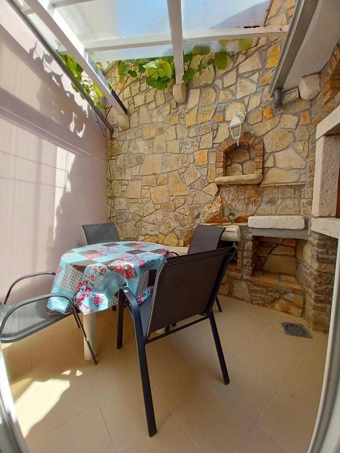 Ursula Apartment Mali Losinj Exterior photo